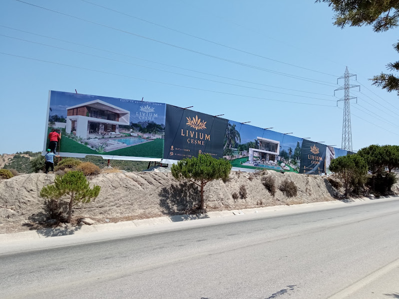 çeşme livium sitesi çevre branda kapatması.